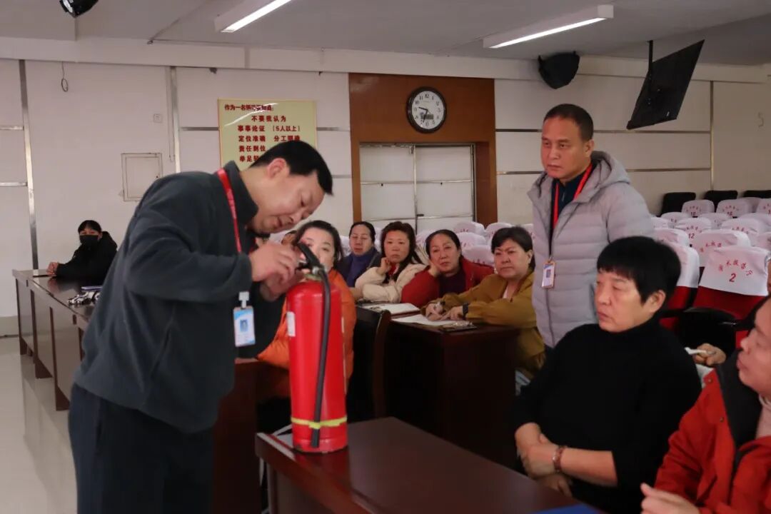 培訓(xùn)賦能強(qiáng)堡壘 防火護(hù)寢保平安||保定理工學(xué)院學(xué)工處舉辦宿管員工消防安全知識專題講座