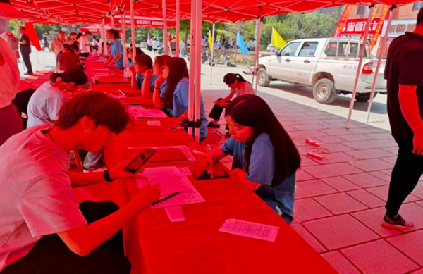 迎新季|保定理工學院|管理學院|2025迎新：服務“心”主張，溫暖新征程