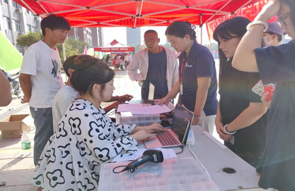 迎新季|保定理工學院|管理學院|2025迎新：服務“心”主張，溫暖新征程