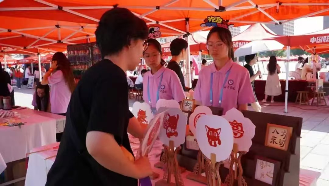 新朋友，新故事，讓我們同保理一起開啟大學(xué)生活
