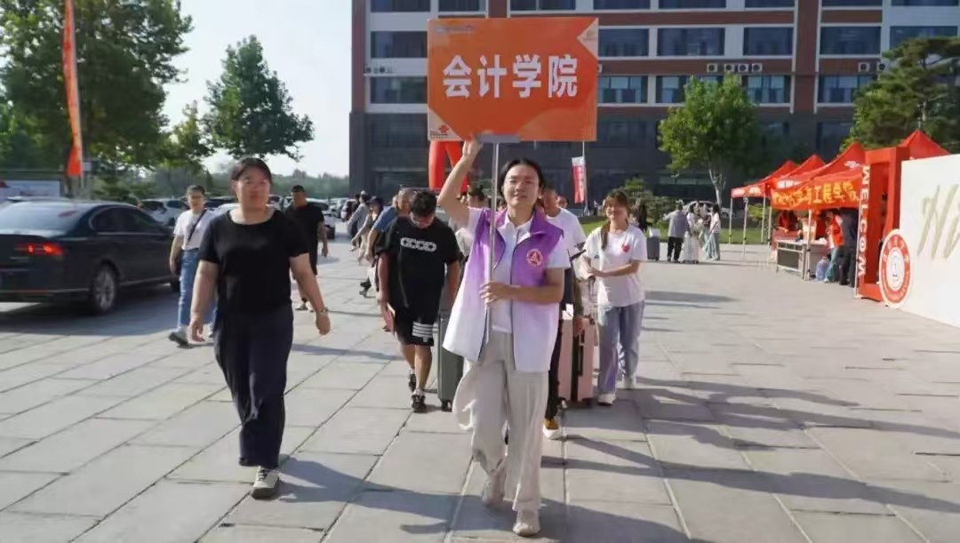 新朋友，新故事，讓我們同保理一起開啟大學(xué)生活