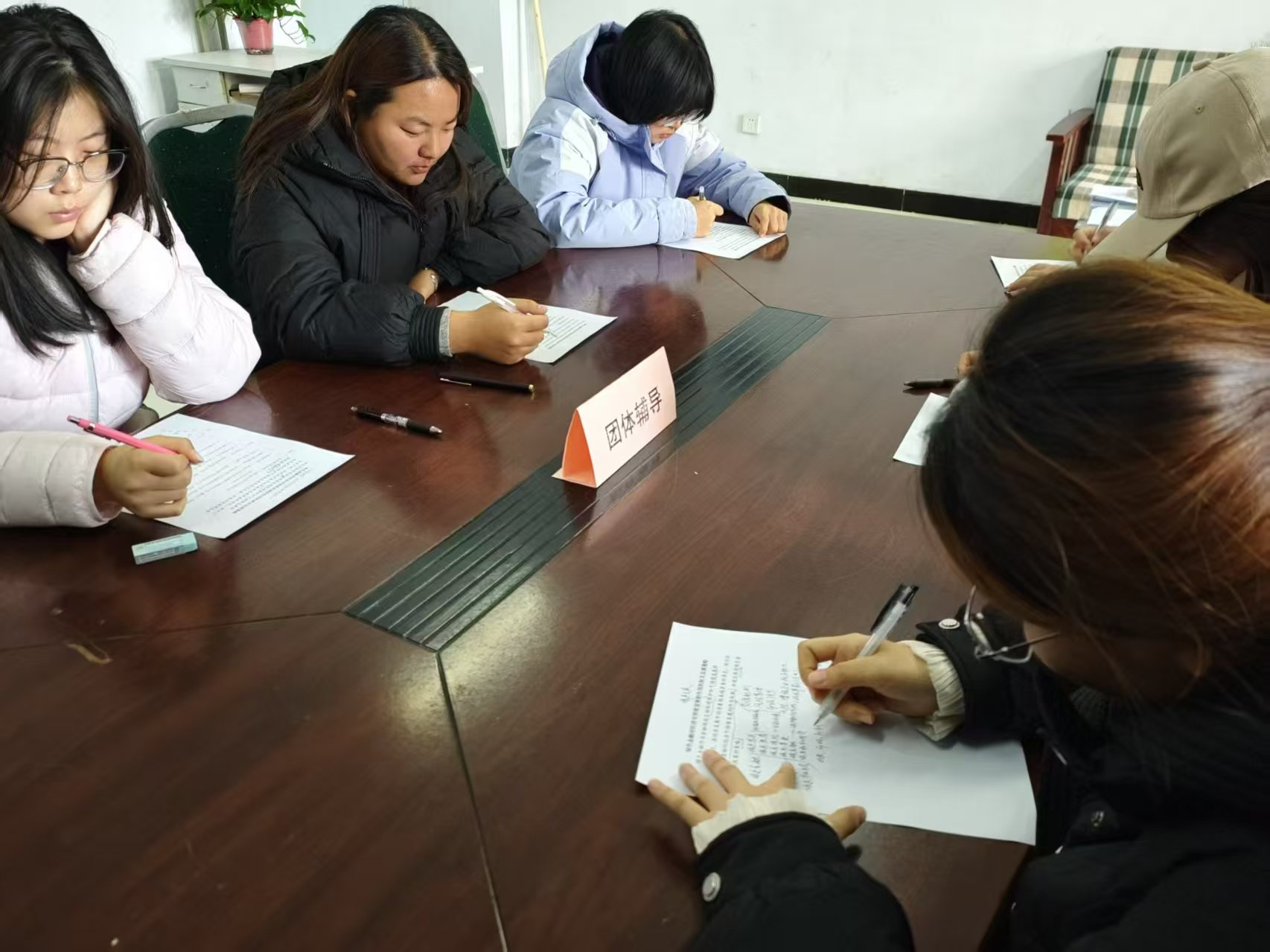 聚焦綠色金融，保理經濟學子實戰演練無領導小組面試